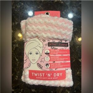 Betsey Johnson Pink Twist 'N' Dry Hair Wrap, New in Package